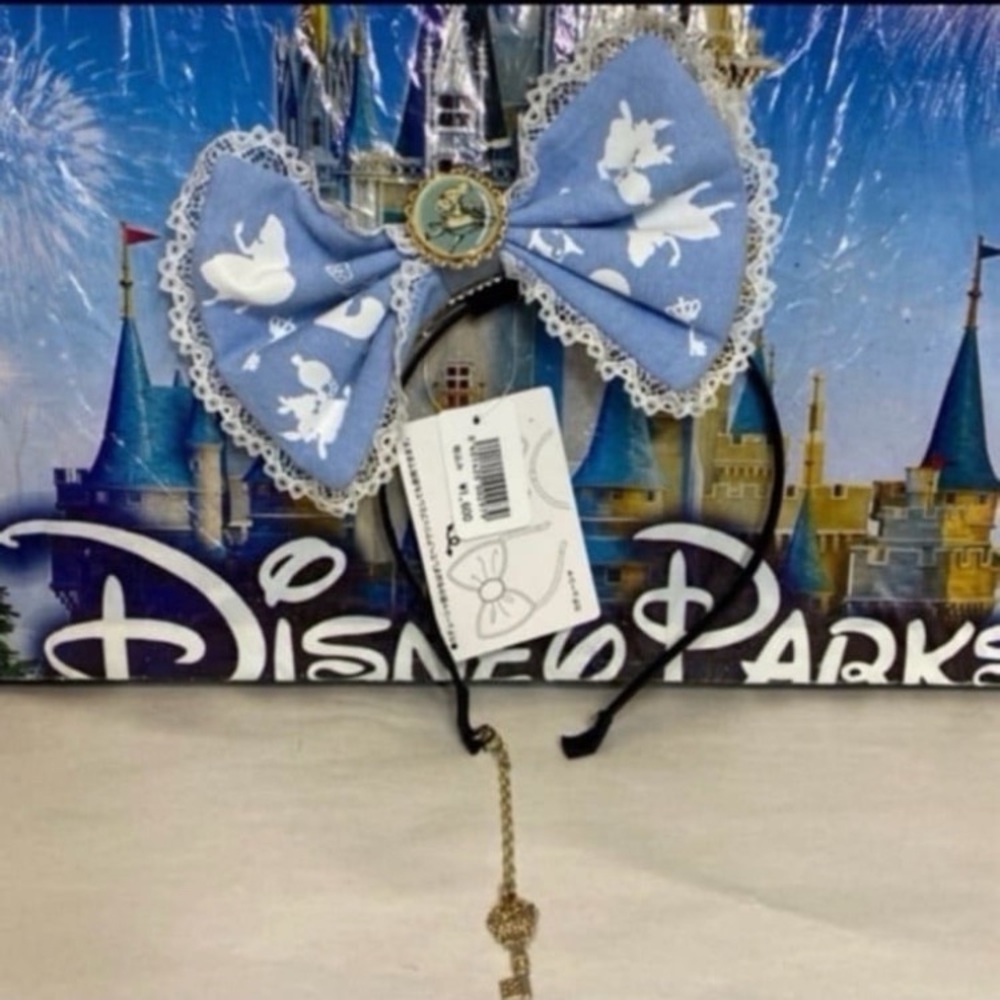 Disney Parks Alice in wonderland dangling key interchangeable bow headband NWT